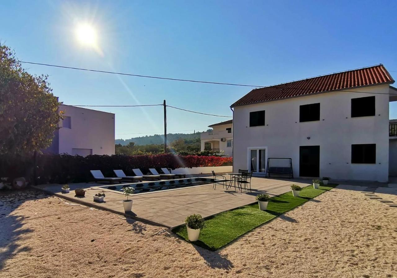 Holiday Home Nino With Amazing Swimming Pool Slatine Buitenkant foto