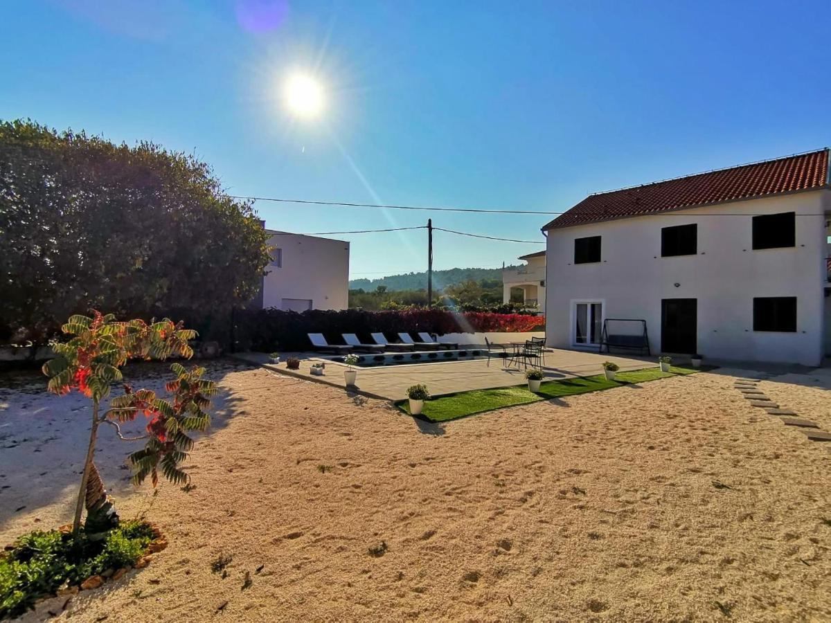 Holiday Home Nino With Amazing Swimming Pool Slatine Buitenkant foto